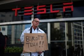 Elon Musk’s Politics Spark Tesla Boycott—Protests Erupt in Lisbon and Beyond!