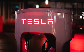 Tesla Faces New Challenge! Goldman Sachs Lowers Price Target to $320